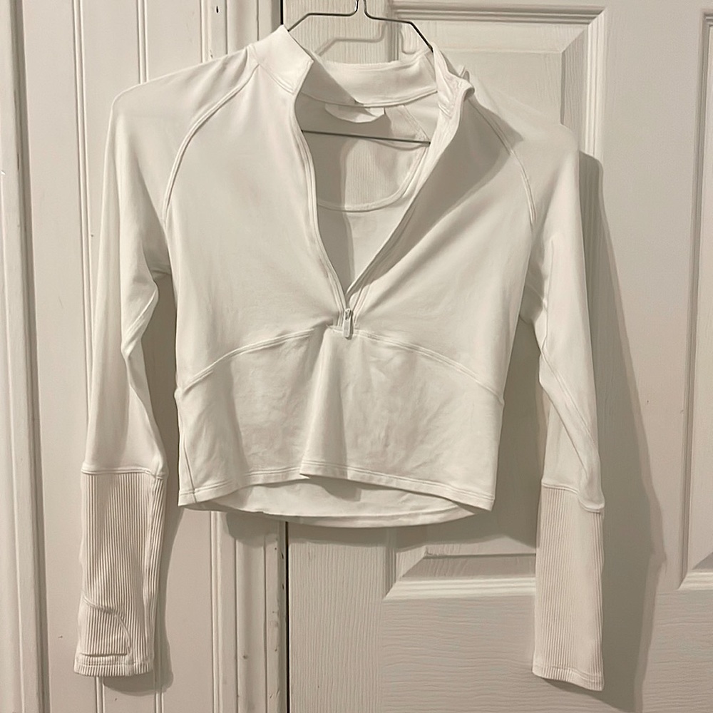Lululemon scuba Size 4. No pilling never worn!